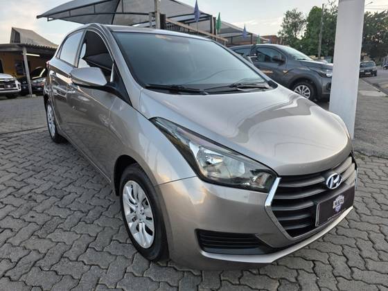HYUNDAI HB20 1.0 COMFORT PLUS 12V FLEX 4P MANUAL